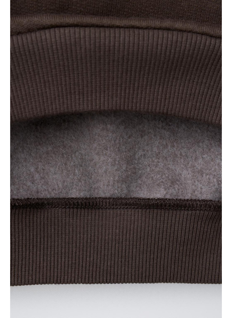 Набор кофты и брюк с принтом для занятий спортом Набор кофты и брюк с принтом для занятий спортом