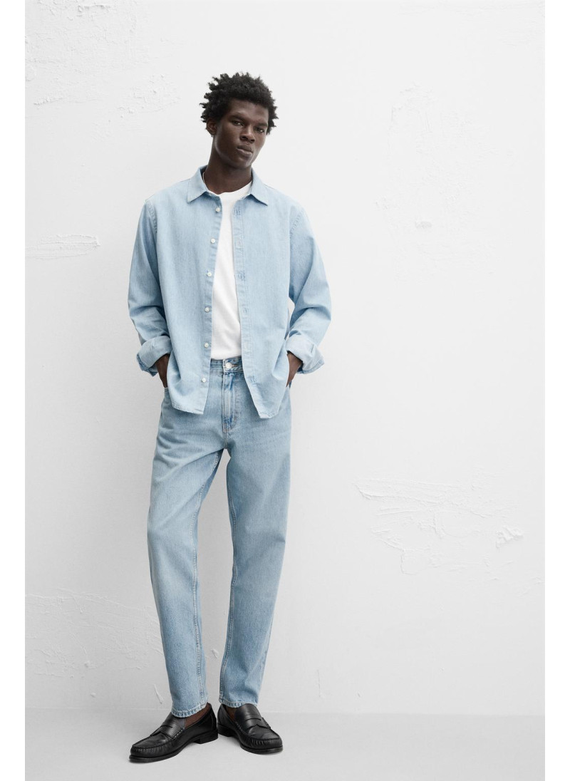 Джинсы с узкими бедрами и зауженными штанинами Джинсы с узкими бедрами и зауженными штанинами