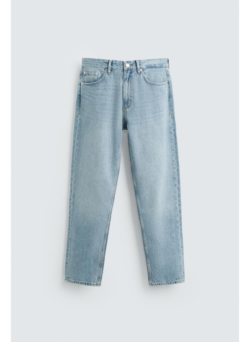 Джинсы с узкими бедрами и зауженными штанинами Джинсы с узкими бедрами и зауженными штанинами