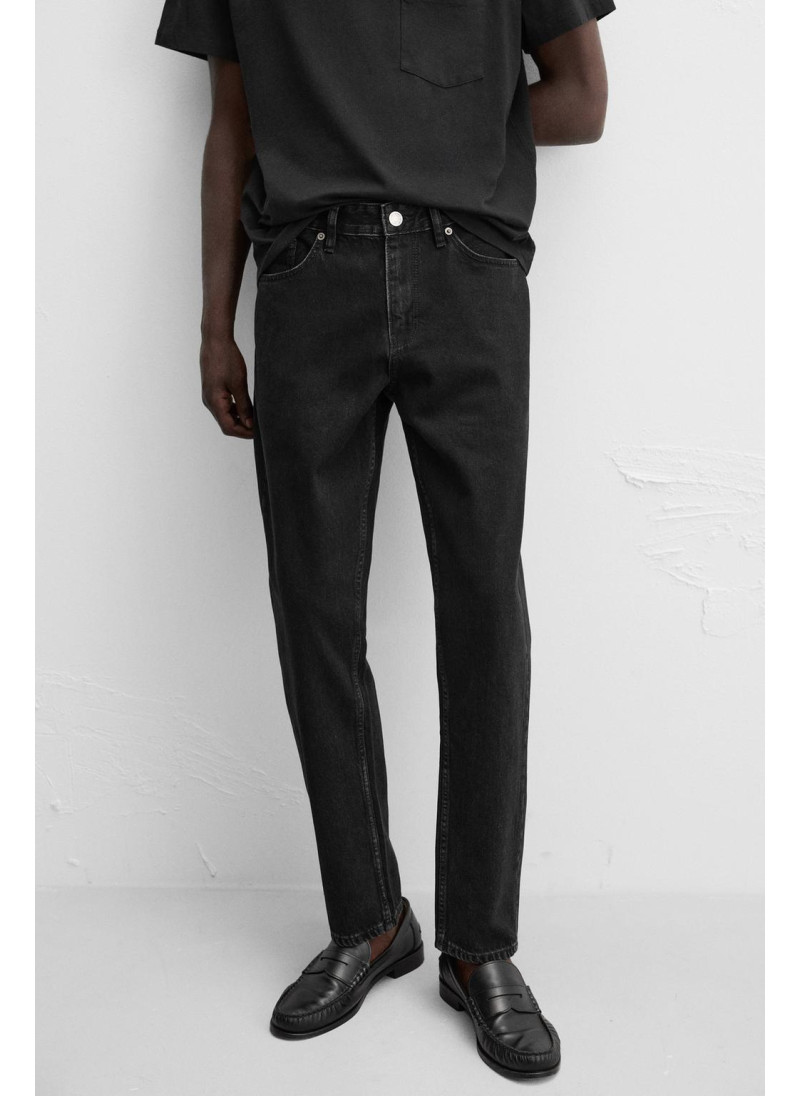 Джинсы с узкими бедрами и зауженными штанинами Джинсы с узкими бедрами и зауженными штанинами