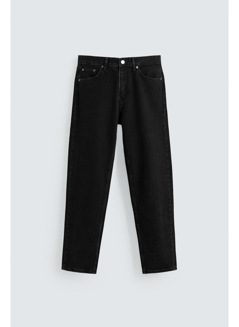 Джинсы с узкими бедрами и зауженными штанинами Джинсы с узкими бедрами и зауженными штанинами