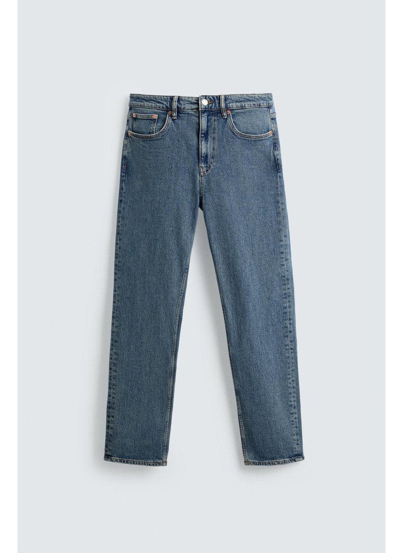 Джинсы с узкими бедрами и зауженными штанинами Джинсы с узкими бедрами и зауженными штанинами