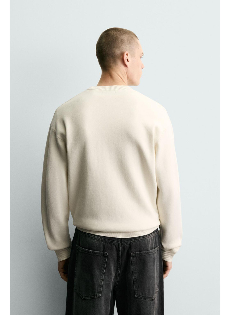 Мягкий свитер с текстурой Мягкий свитер с текстурой