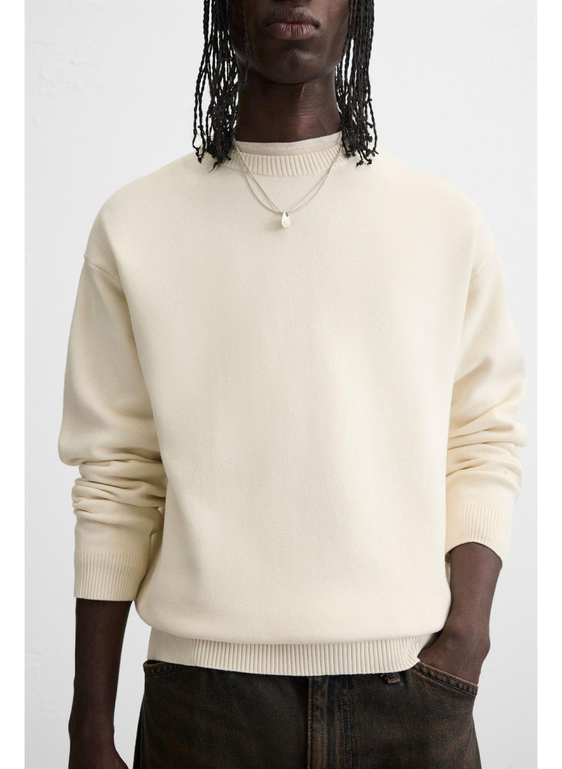 Мягкий свитер с текстурой Мягкий свитер с текстурой