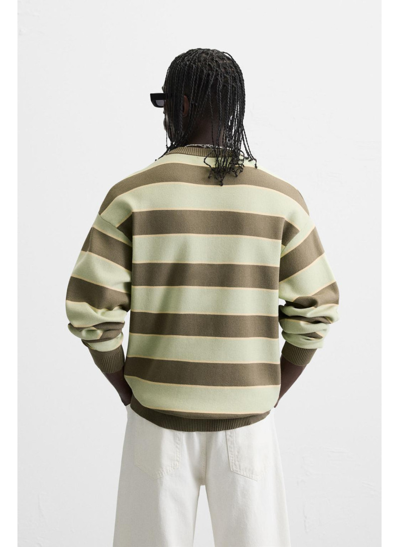 Мягкий свитер с текстурой Мягкий свитер с текстурой