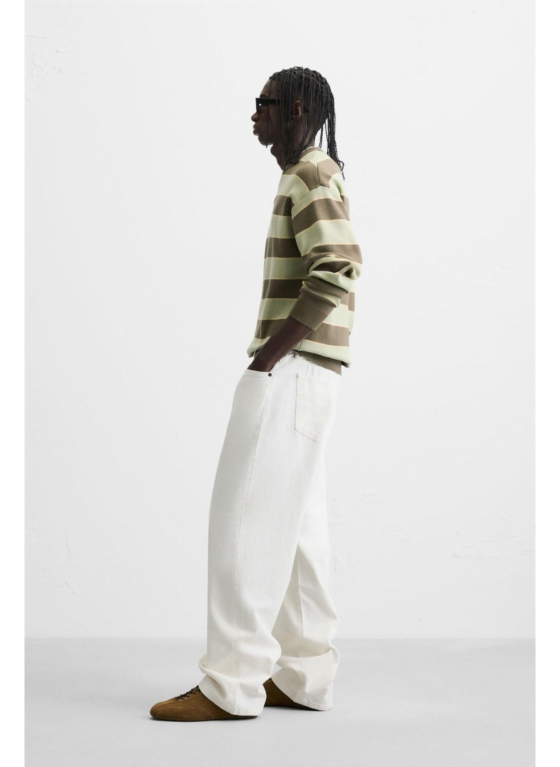 Мягкий свитер с текстурой Мягкий свитер с текстурой