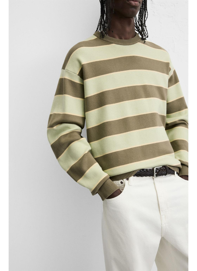 Мягкий свитер с текстурой Мягкий свитер с текстурой