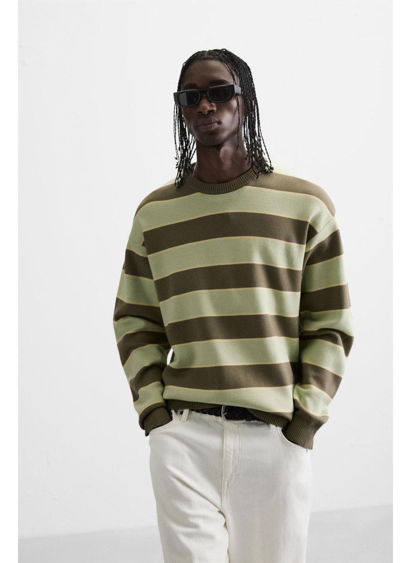 Мягкий свитер с текстурой Мягкий свитер с текстурой