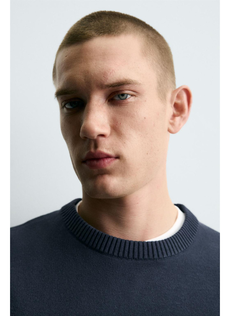 Мягкий свитер с текстурой Мягкий свитер с текстурой