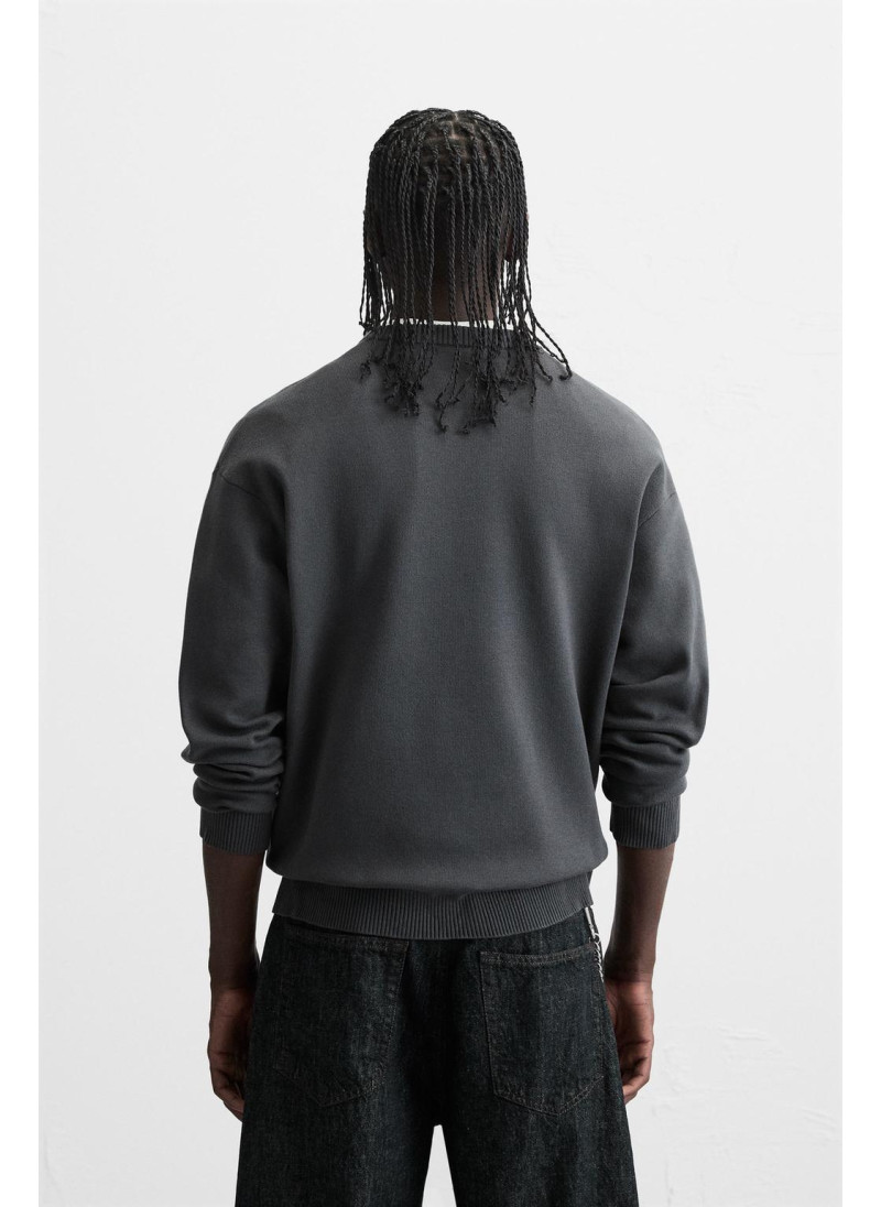 Мягкий свитер с текстурой Мягкий свитер с текстурой