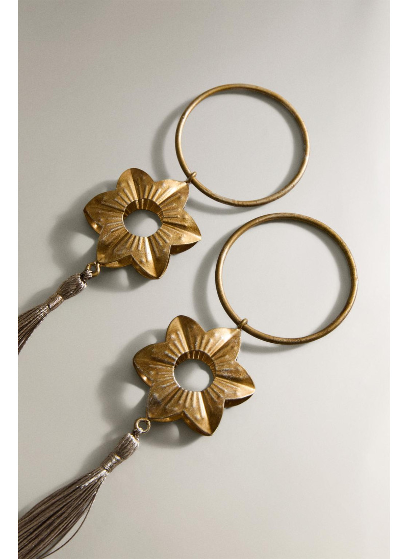 Набор металлических рождественских кольцев для салфеток с кисточкой (набор из 2) Набор металлических рождественских кольцев для салфеток с кисточкой (набор из 2)