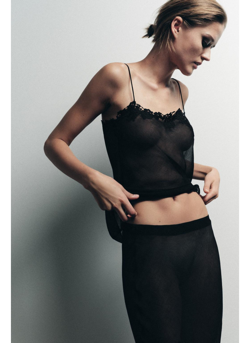 Топ из шифона с вышивкой Топ из шифона с вышивкой