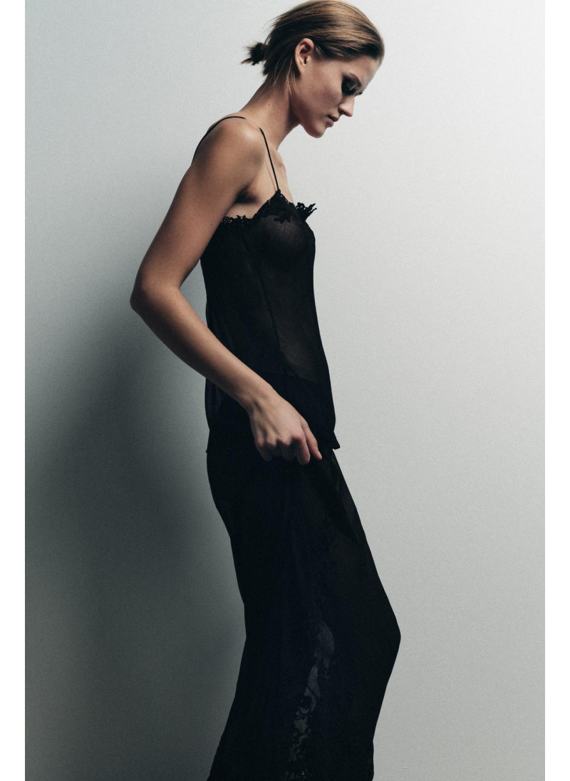 Топ из шифона с вышивкой Топ из шифона с вышивкой