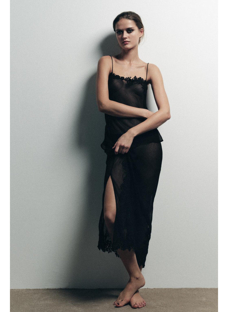 Топ из шифона с вышивкой Топ из шифона с вышивкой