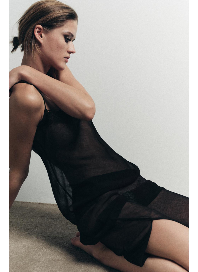 Топ из шифона с вышивкой Топ из шифона с вышивкой