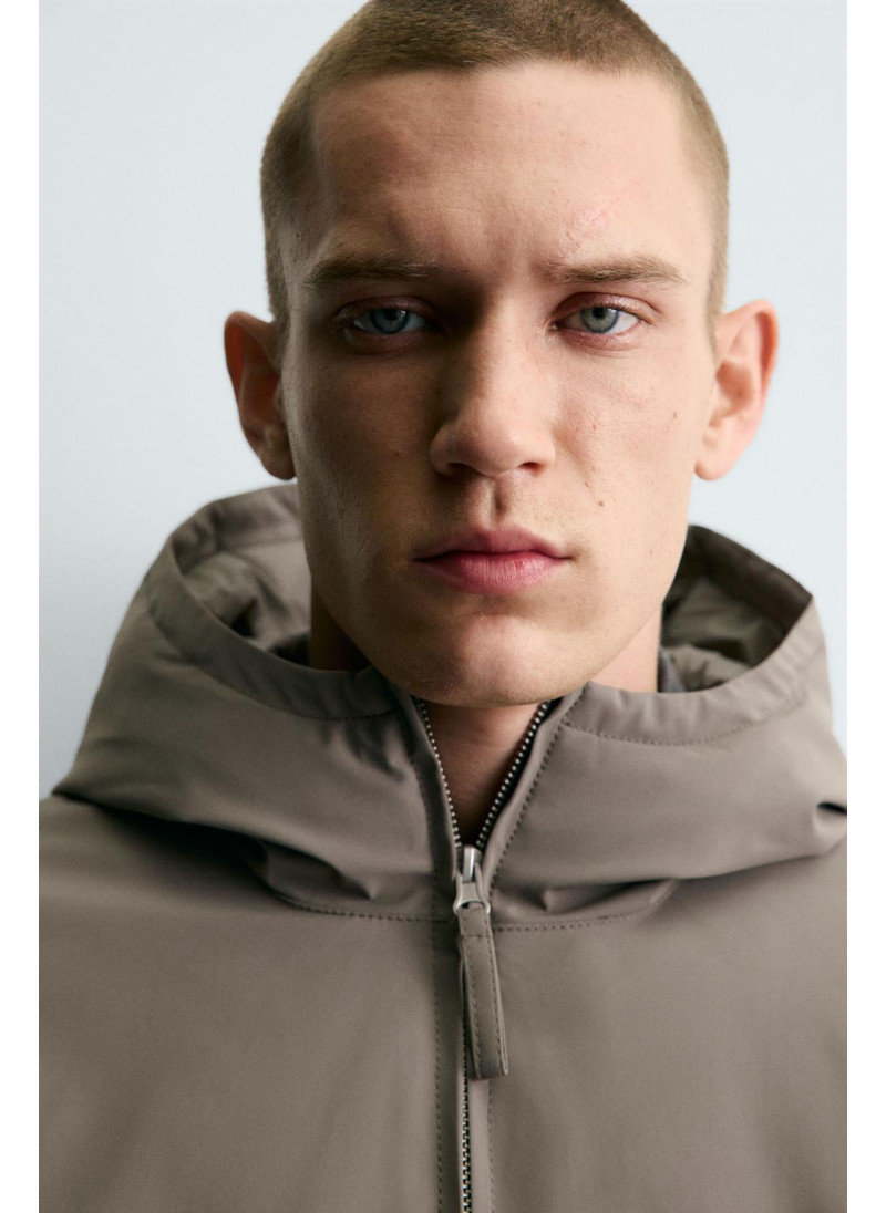 Техническая стеганная куртка Техническая стеганная куртка