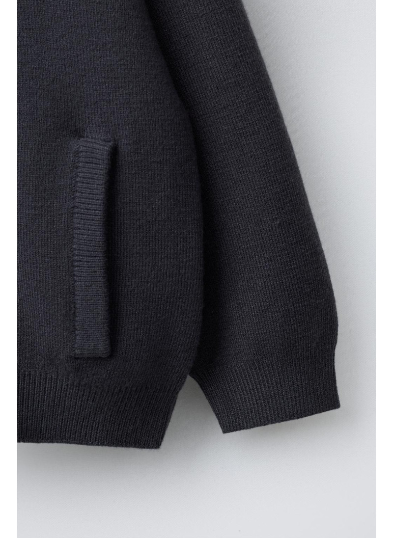 Джемпер с вязаными буквами на капюшоне Джемпер с вязаными буквами на капюшоне