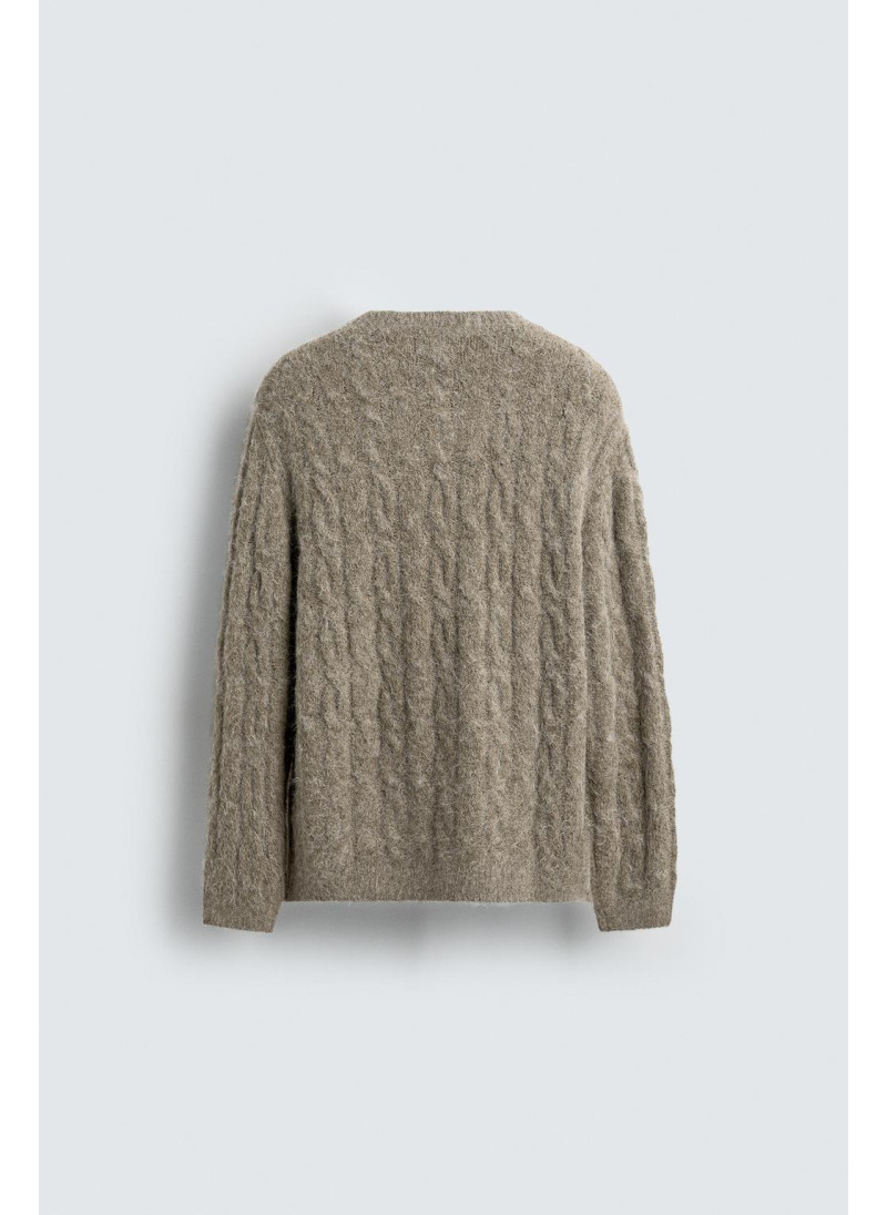 ВОРСИСТЫЙ СВИТЕР С КОСАМИ ВОРСИСТЫЙ СВИТЕР С КОСАМИ