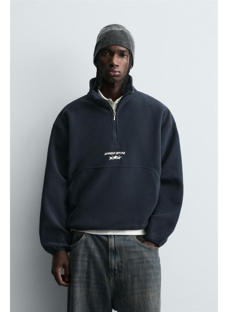 ТОЛСТОВКА ИЗ ПОЛАРФЛИСА НА МОЛНИИ С ВЫШИВКОЙ ТОЛСТОВКА ИЗ ПОЛАРФЛИСА НА МОЛНИИ С ВЫШИВКОЙ