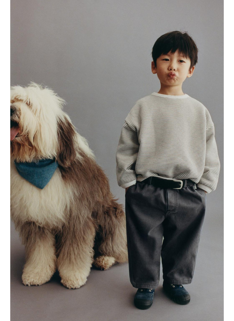 Свитшот с тонкими полоскам�...