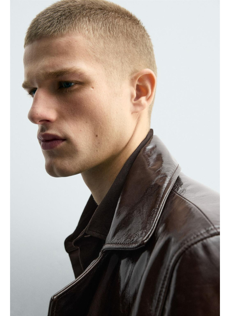 Мерцающий кожаный пиджак Мерцающий кожаный пиджак