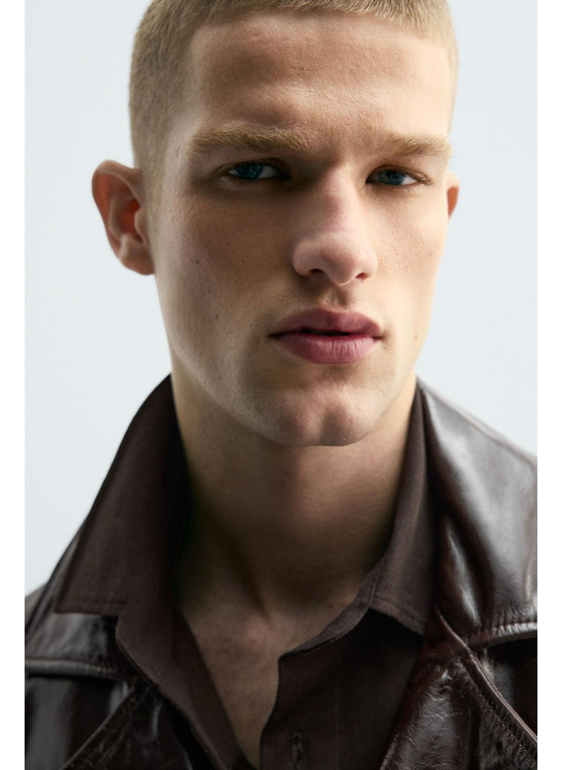 Мерцающий кожаный пиджак Мерцающий кожаный пиджак