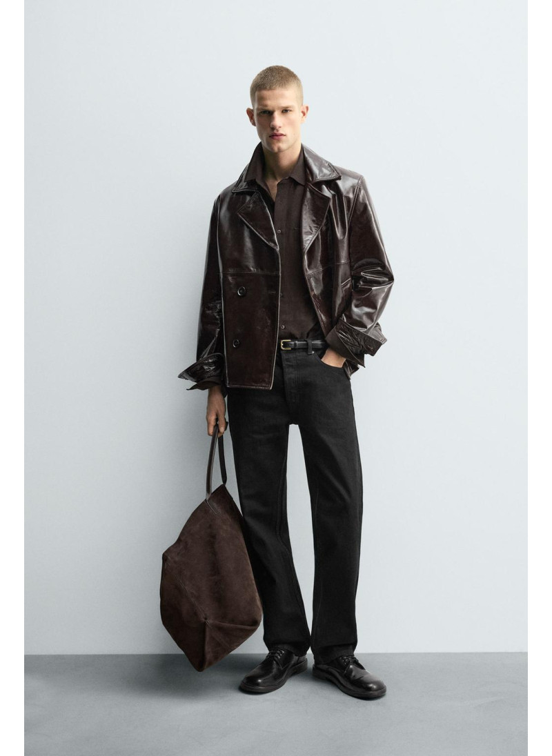 Мерцающий кожаный пиджак