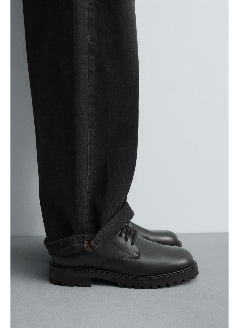 Кожаные ботинки на шнуровк�...