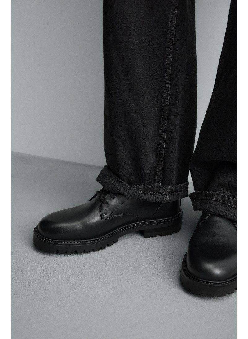 Кожаные ботинки на шнуровке Кожаные ботинки на шнуровке