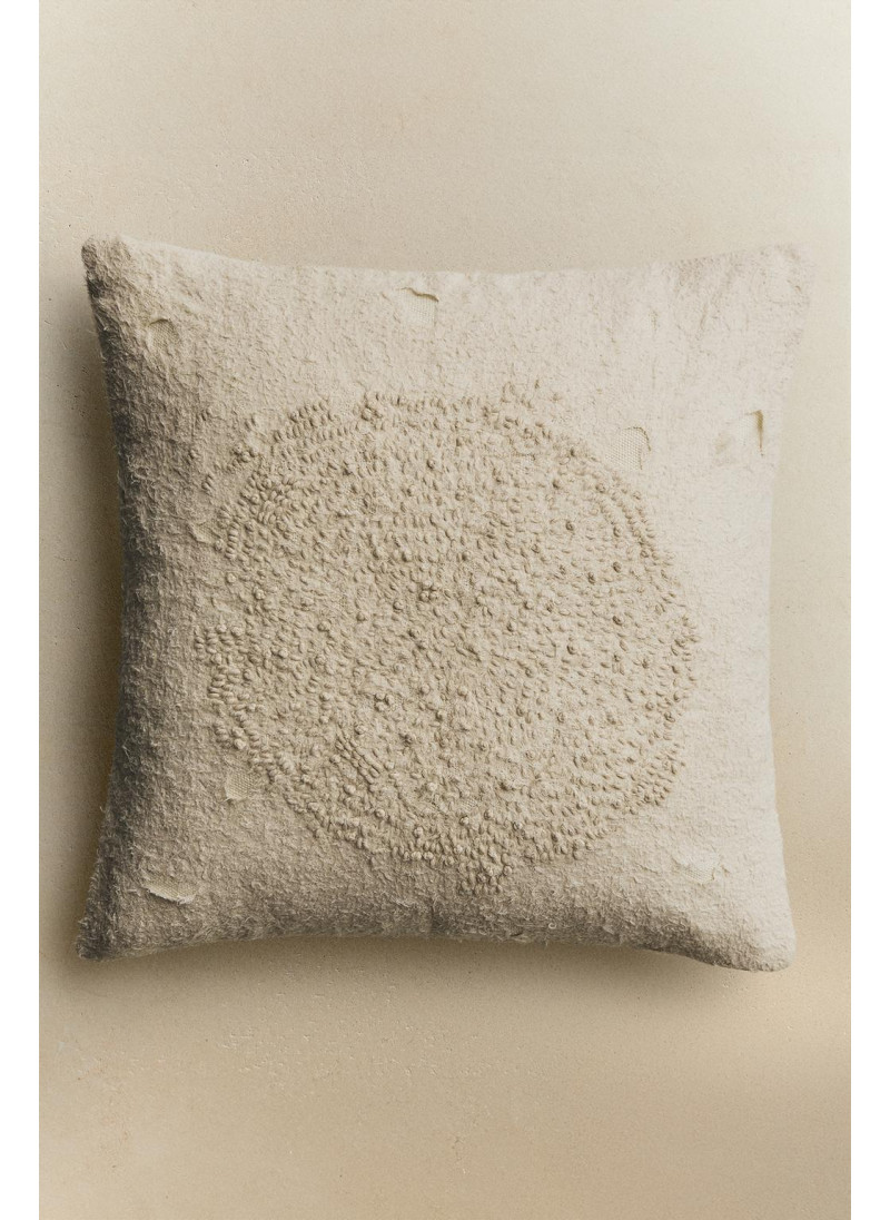 Наволочка с вышивкой Наволочка с вышивкой