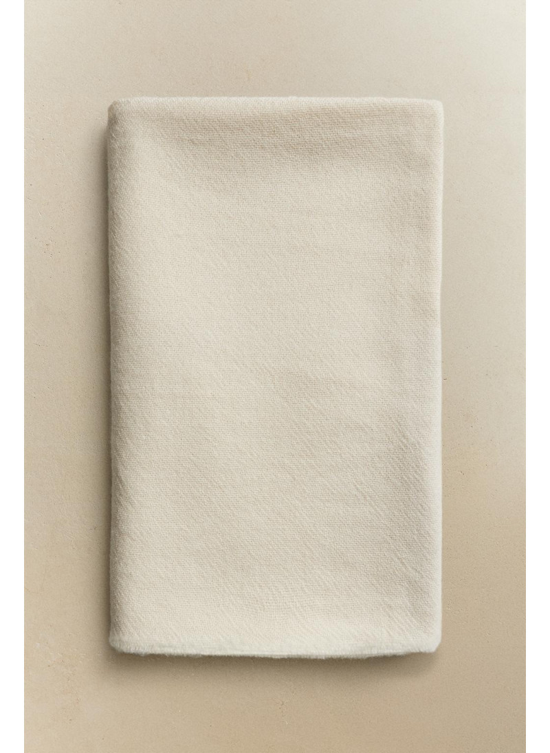 Плед с объемными кисточками Плед с объемными кисточками