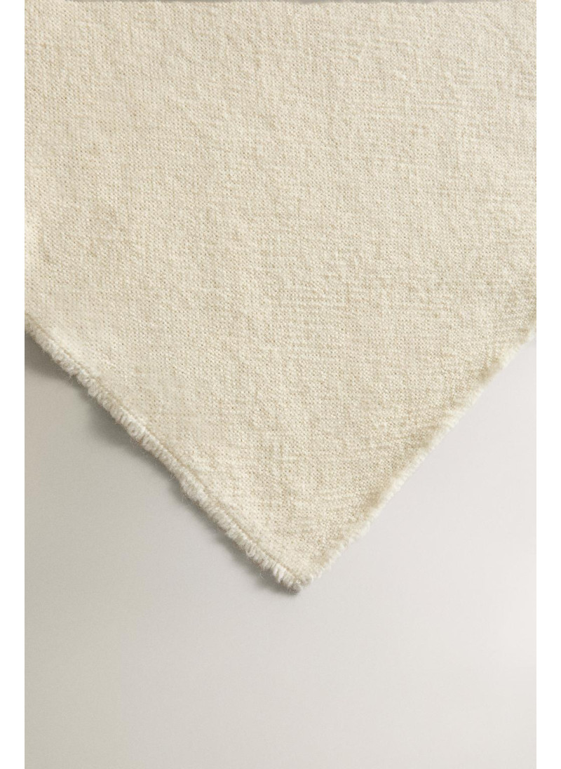 Плед с объемными кисточками Плед с объемными кисточками