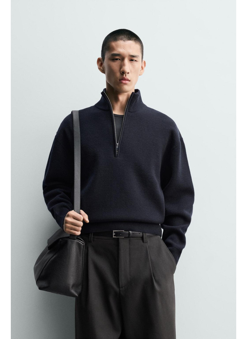 Джемпер с застежкой на молнии до четверти Джемпер с застежкой на молнии до четверти