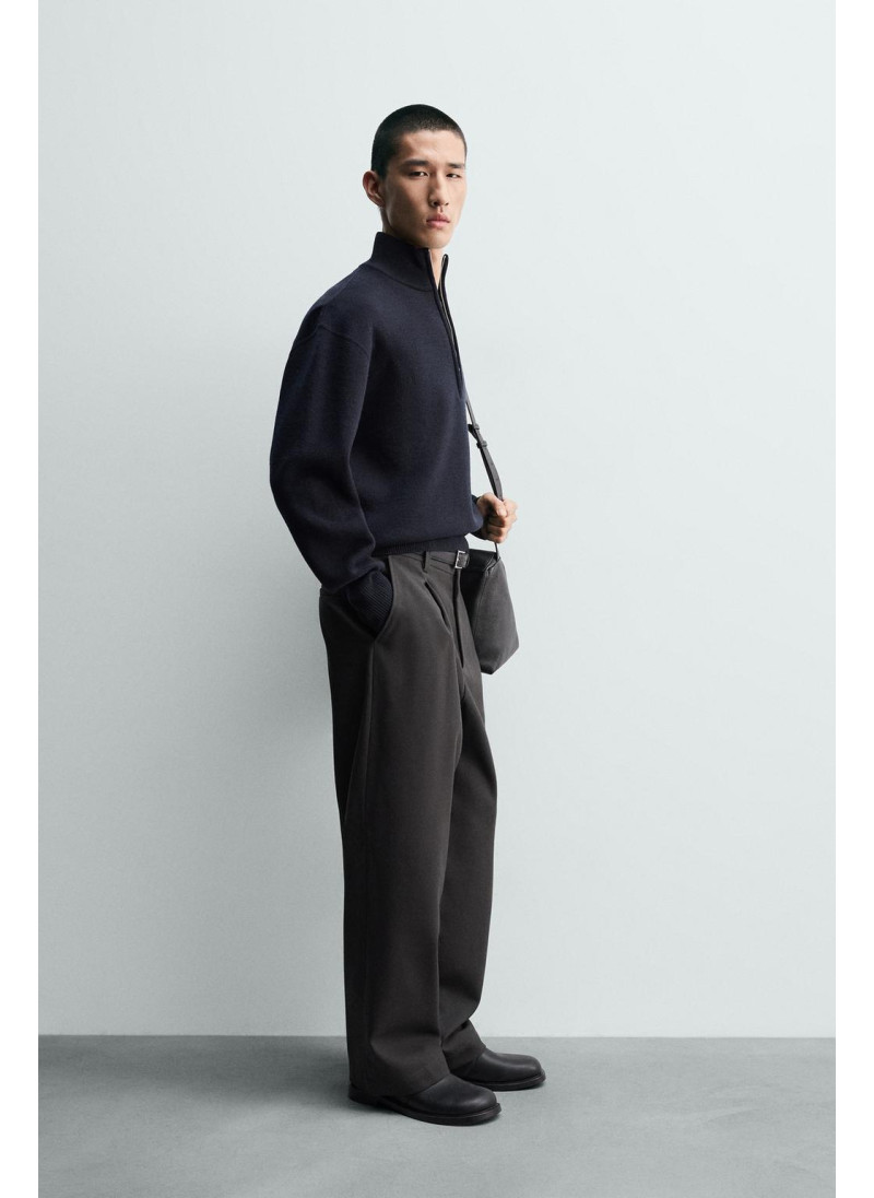 Джемпер с застежкой на молнии до четверти Джемпер с застежкой на молнии до четверти