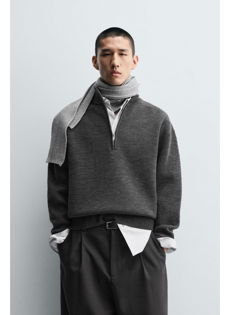 Джемпер с застежкой на молнии до четверти Джемпер с застежкой на молнии до четверти