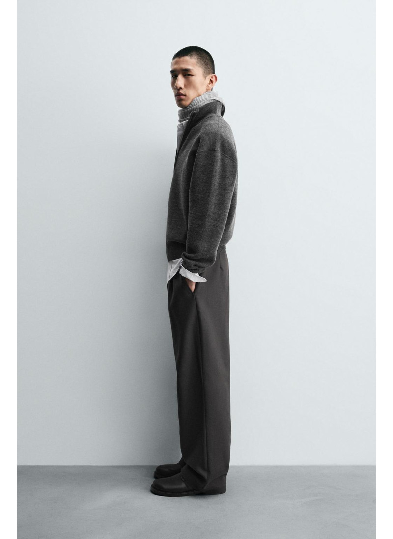 Джемпер с застежкой на молнии до четверти Джемпер с застежкой на молнии до четверти