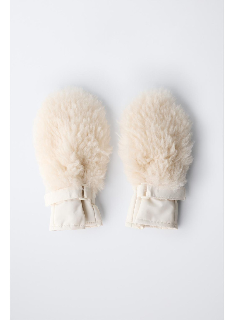 Митенки из искусственного курчавого меха - коллекция лыжной одежды Митенки из искусственного курчавого меха - коллекция лыжной одежды