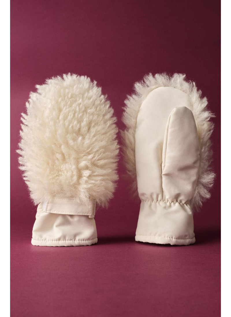 Митенки из искусственного курчавого меха - коллекция лыжной одежды Митенки из искусственного курчавого меха - коллекция лыжной одежды