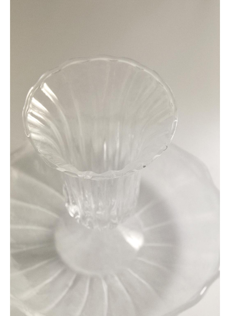 Свечдержатель из прозрачного стекла Свечдержатель из прозрачного стекла