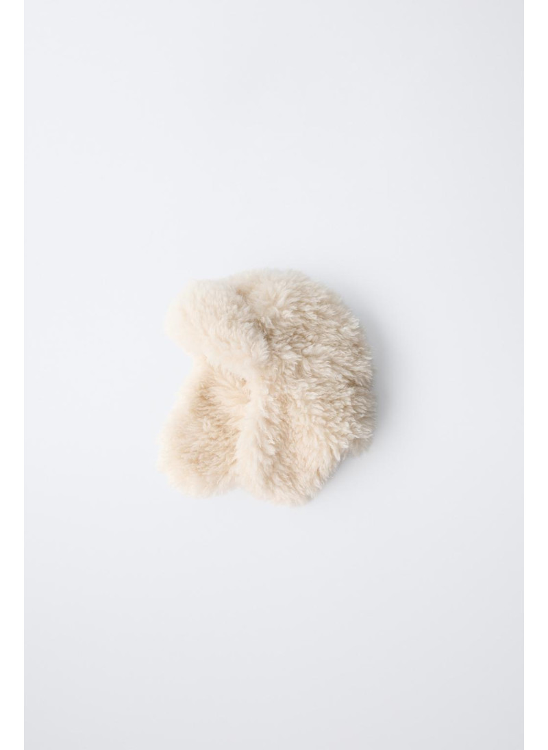 Шапка из искусственного ме�...