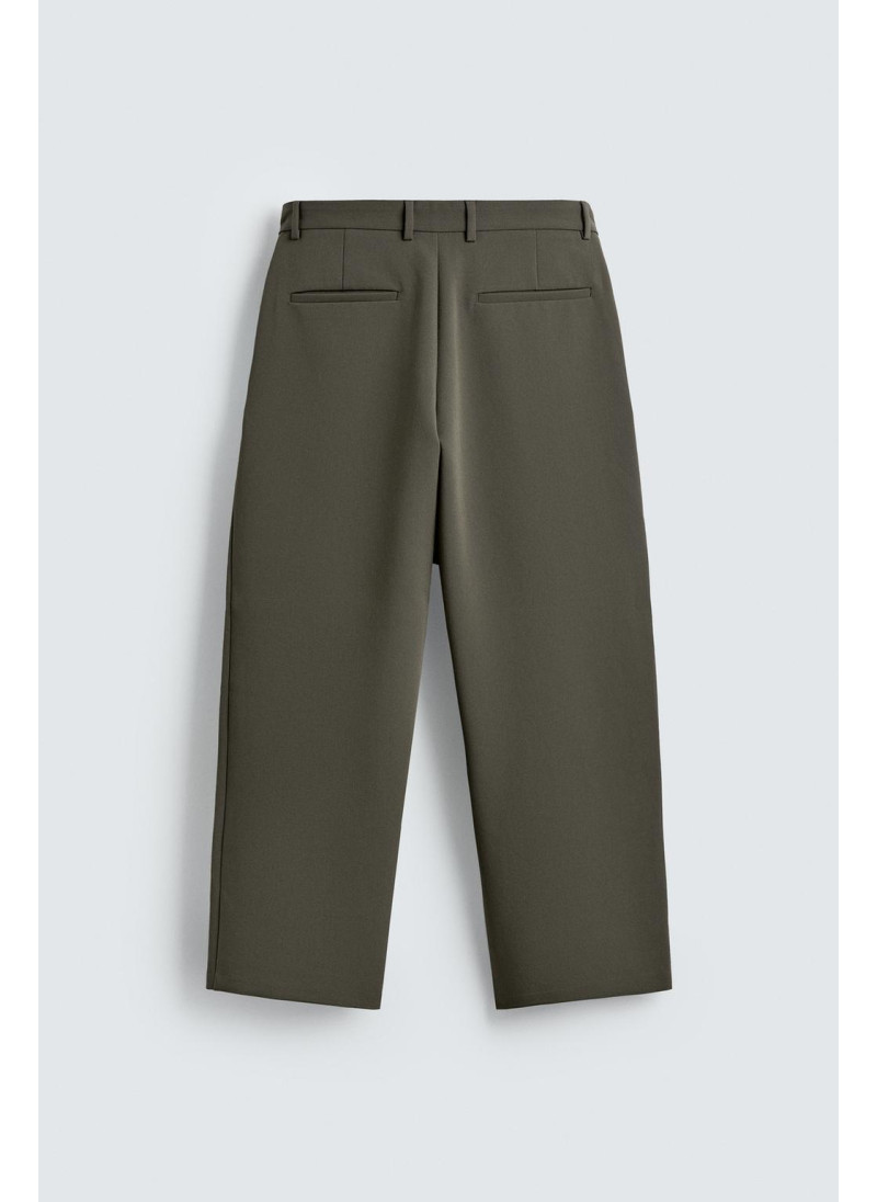 Брюки прямого кроя с защипами Брюки прямого кроя с защипами