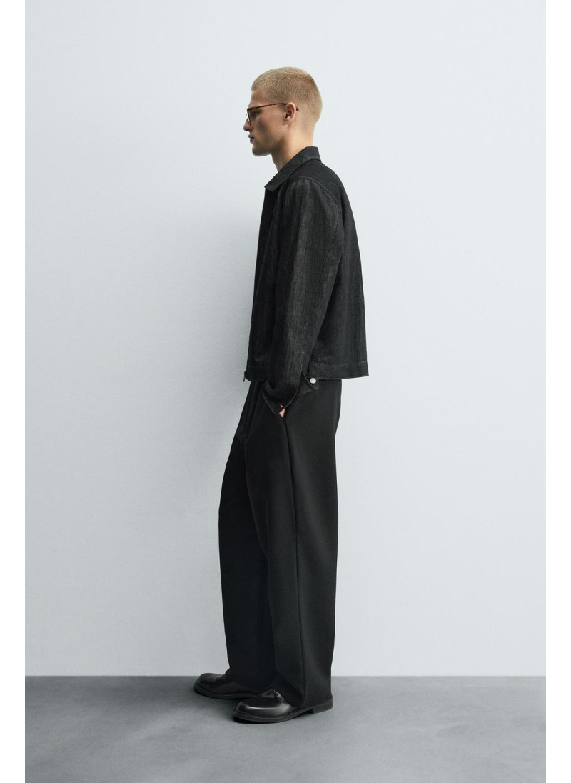 Брюки прямого кроя с защипами Брюки прямого кроя с защипами