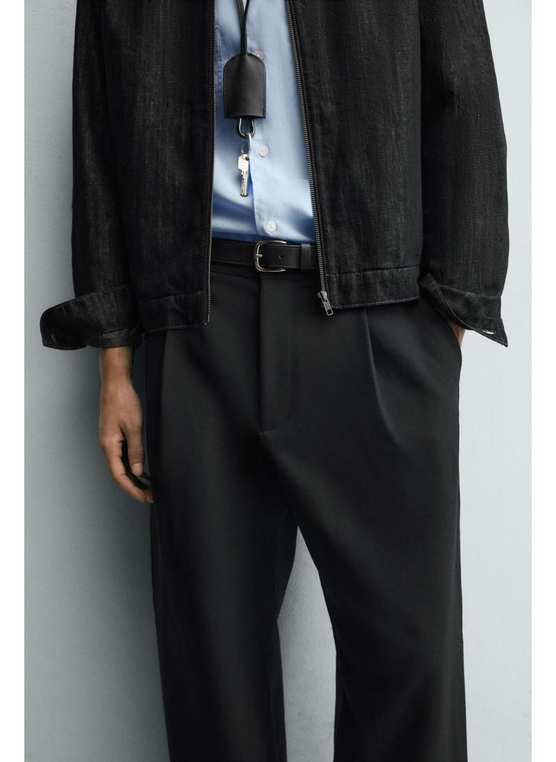 Брюки прямого кроя с защипами Брюки прямого кроя с защипами