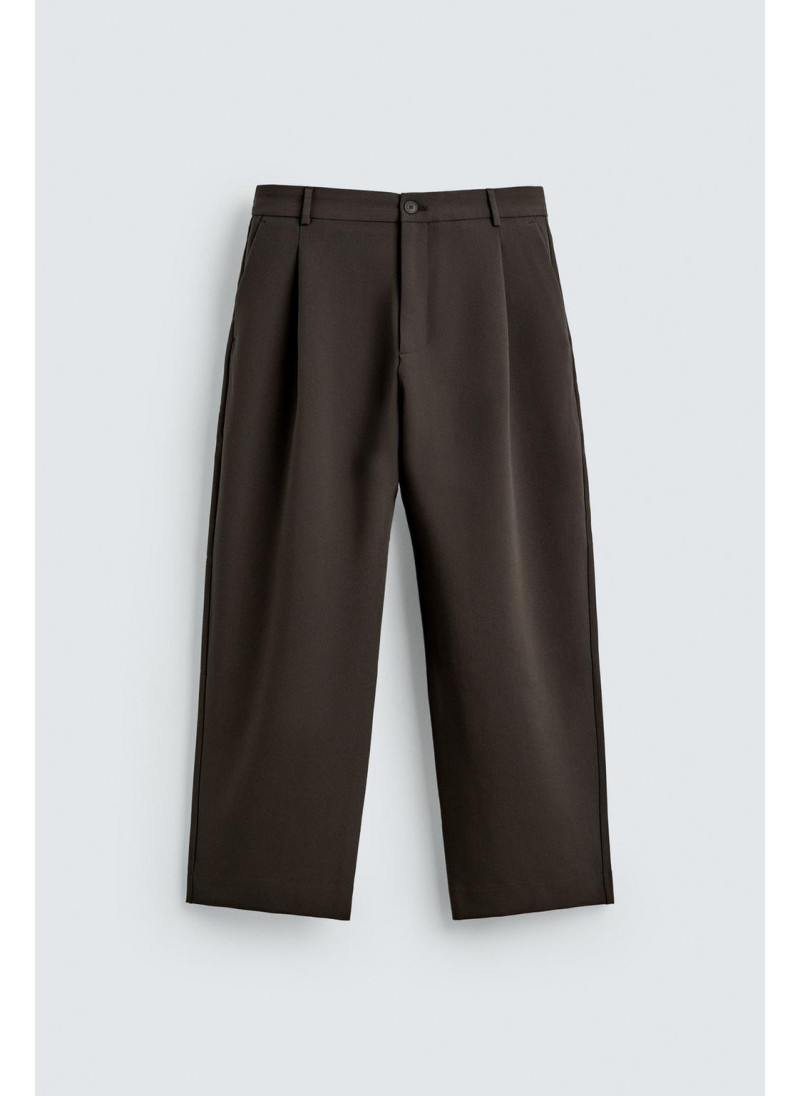 Брюки прямого кроя с защипами Брюки прямого кроя с защипами