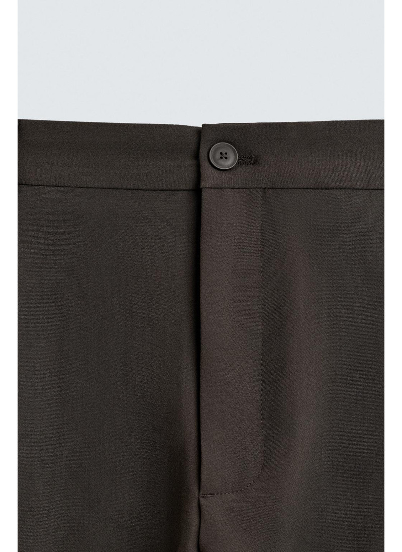 Брюки прямого кроя с защипами Брюки прямого кроя с защипами