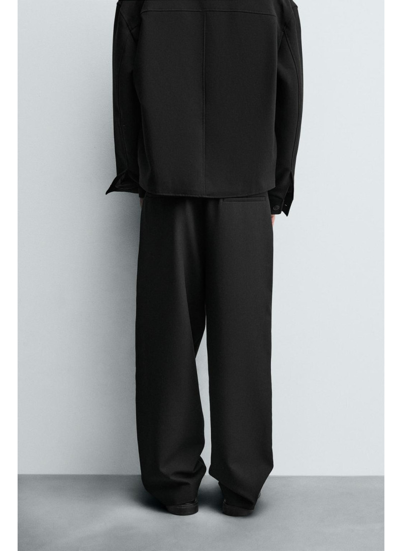 Брюки прямого кроя с защипами Брюки прямого кроя с защипами