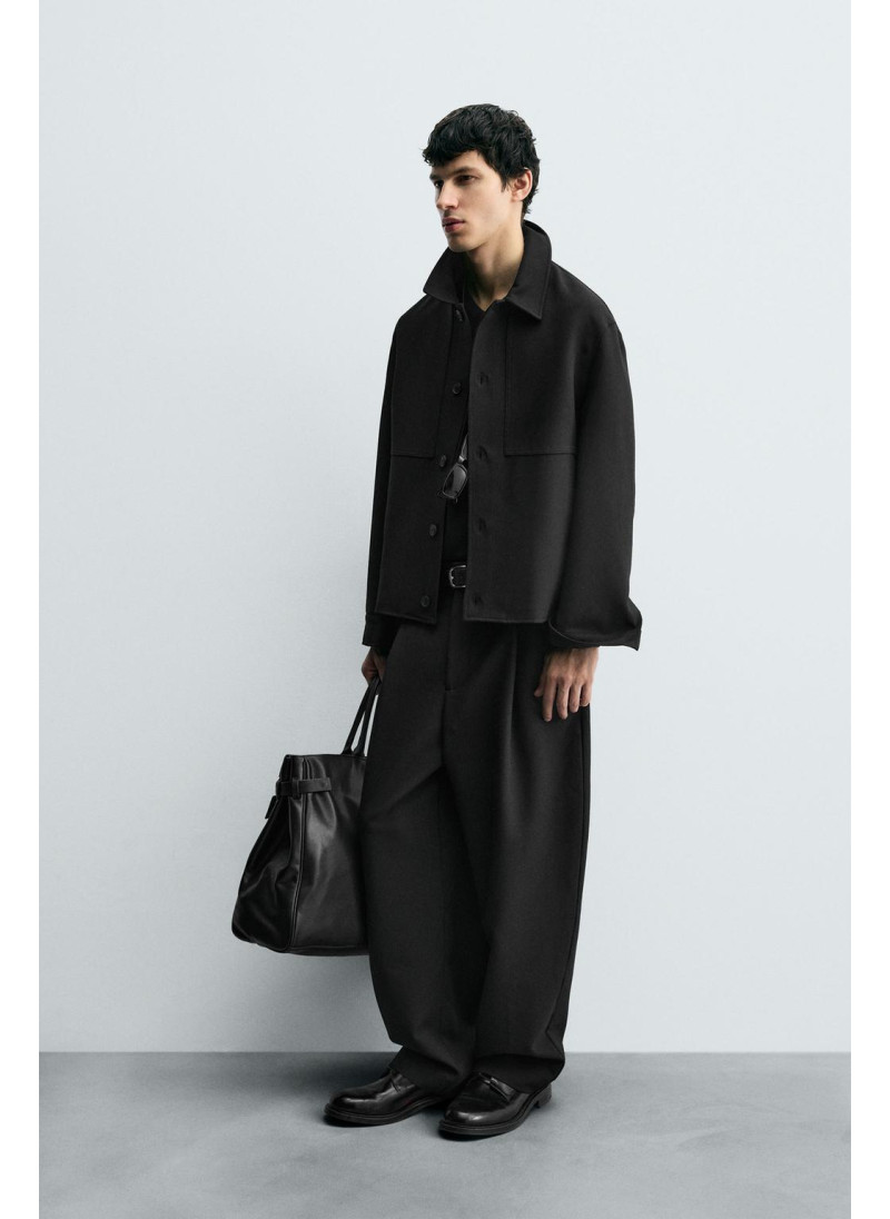 Брюки прямого кроя с защипами Брюки прямого кроя с защипами