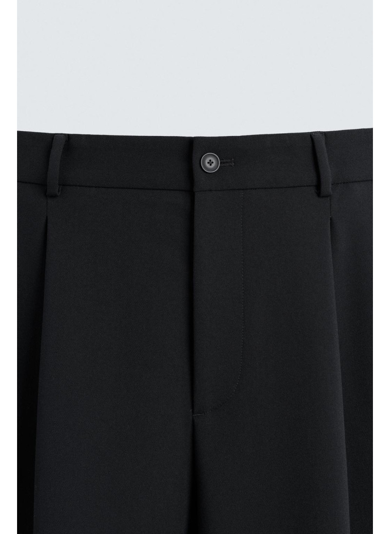 Брюки прямого кроя с защипами Брюки прямого кроя с защипами