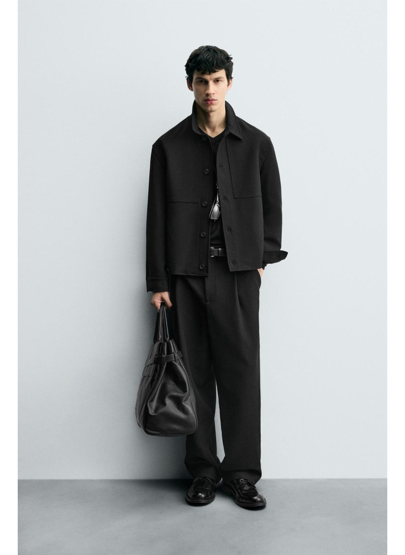 Брюки прямого кроя с защипами Брюки прямого кроя с защипами