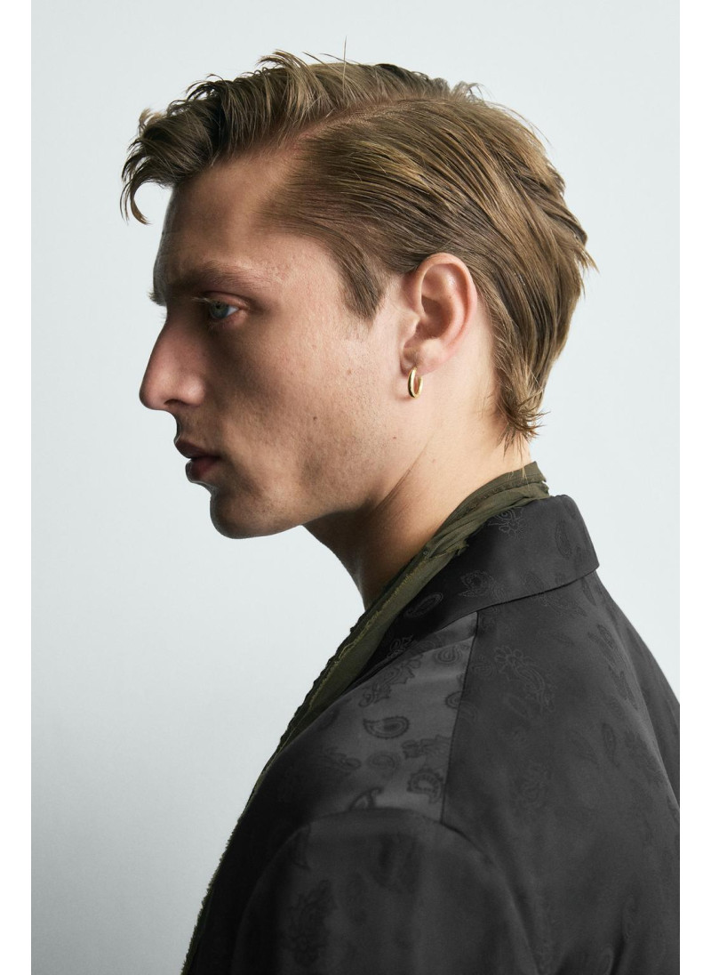 СТРУЯЩИЙСЯ КОСТЮМНЫЙ БЛЕЙЗЕР ИЗ ЖАККАРДА ПЕЙСЛИ - LIMITED EDITION СТРУЯЩИЙСЯ КОСТЮМНЫЙ БЛЕЙЗЕР ИЗ ЖАККАРДА ПЕЙСЛИ - LIMITED EDITION